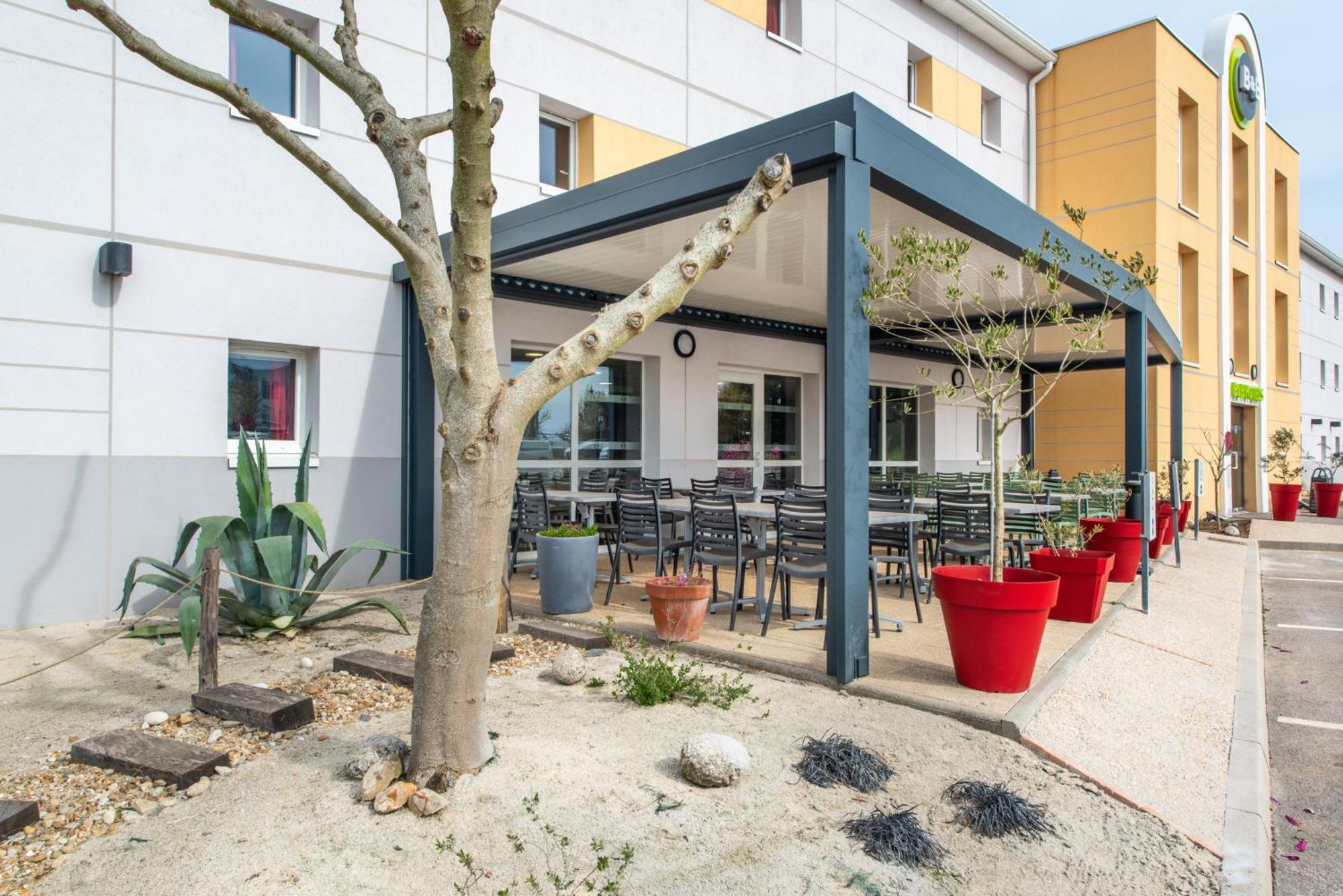 B&B Hotel Cholet Nord Exterior foto