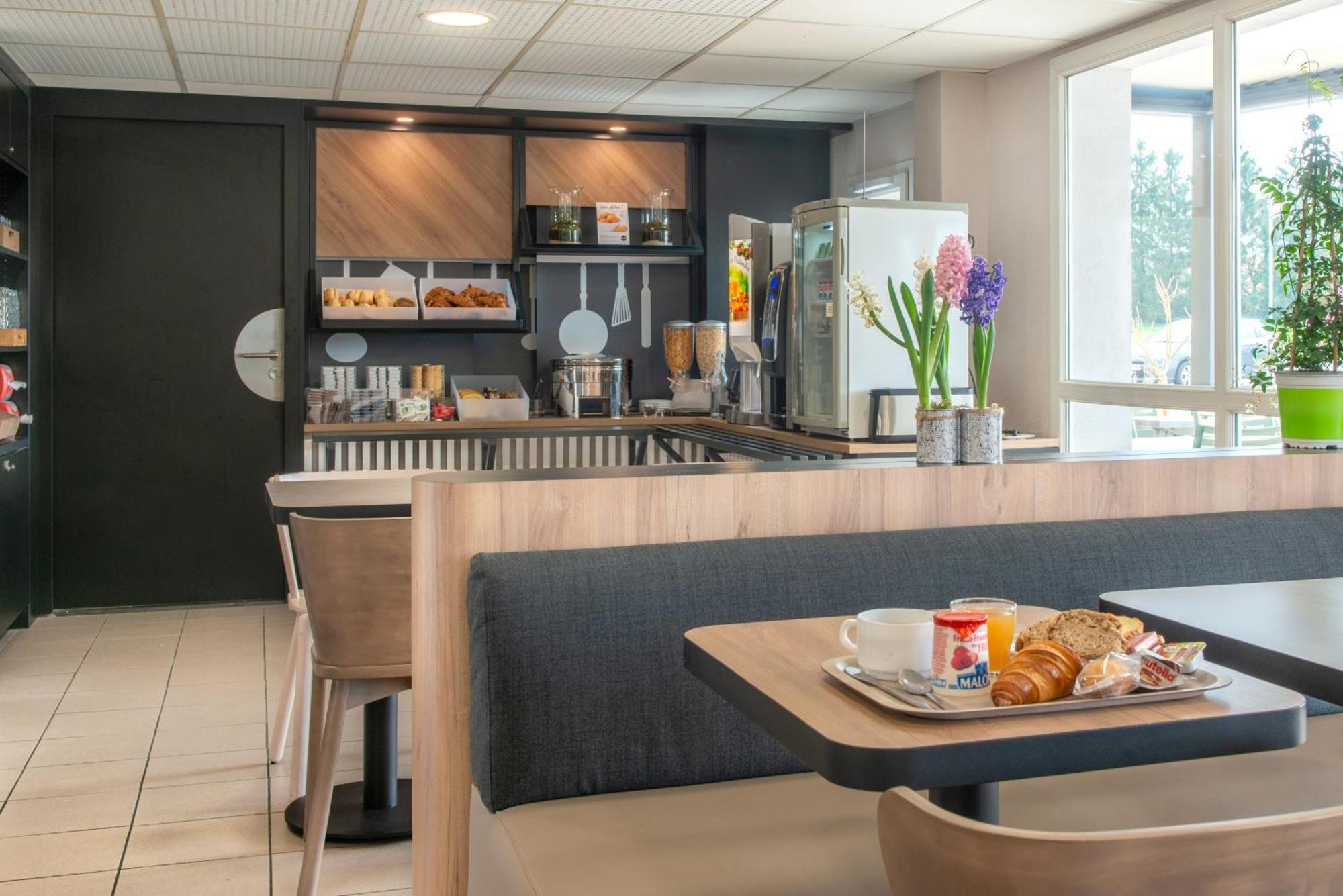 B&B Hotel Cholet Nord Exterior foto
