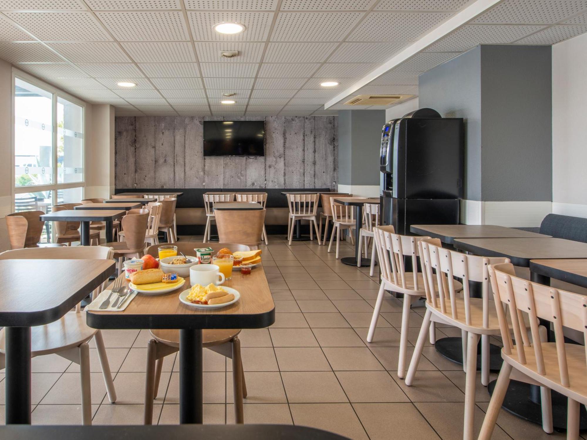 B&B Hotel Cholet Nord Exterior foto