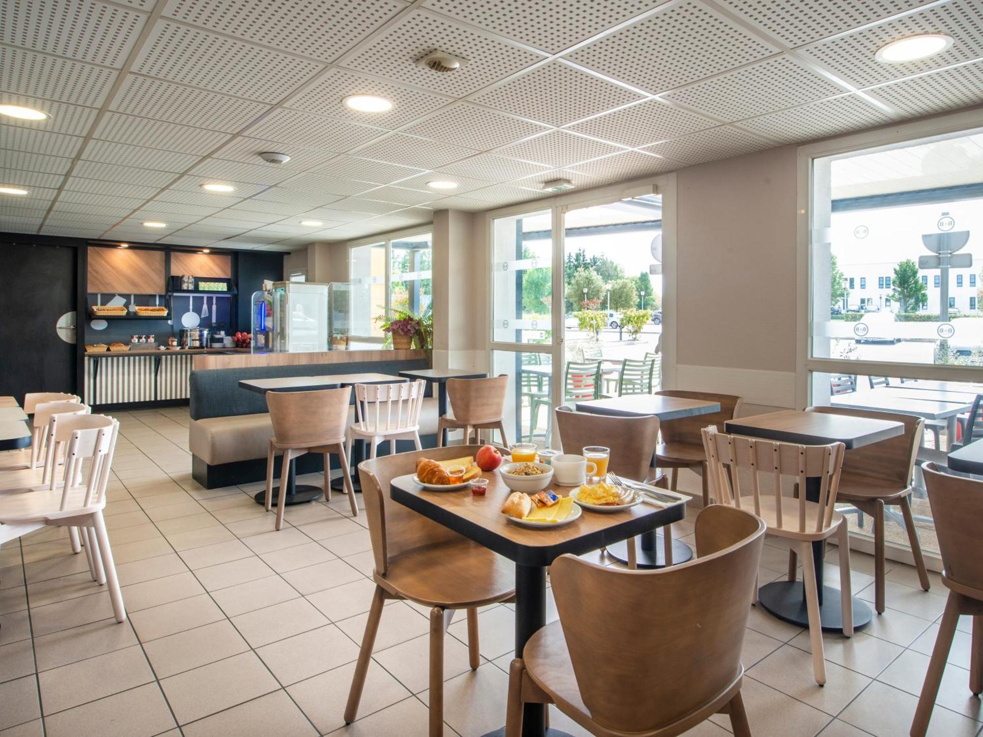 B&B Hotel Cholet Nord Exterior foto