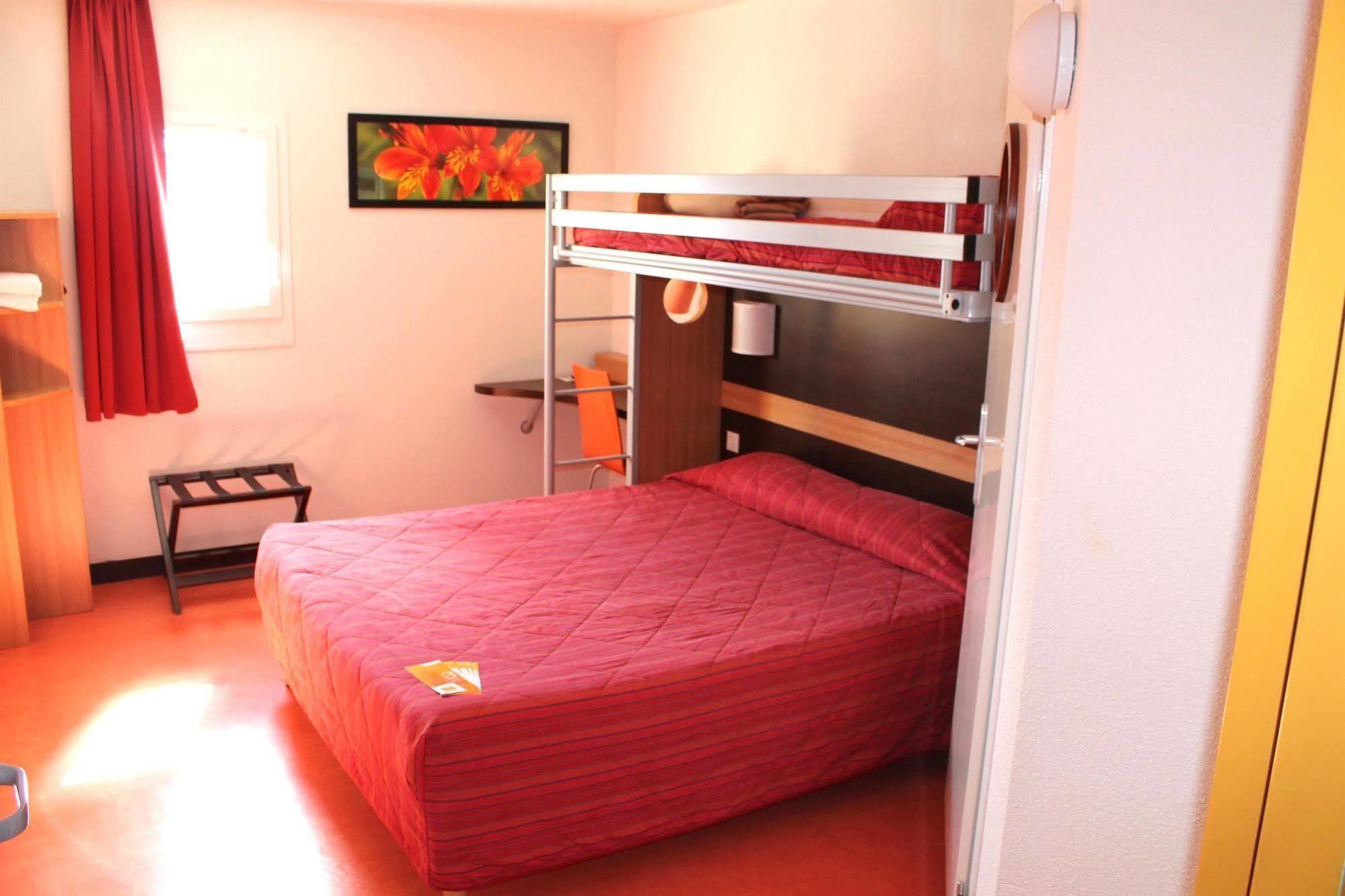 B&B Hotel Cholet Nord Exterior foto