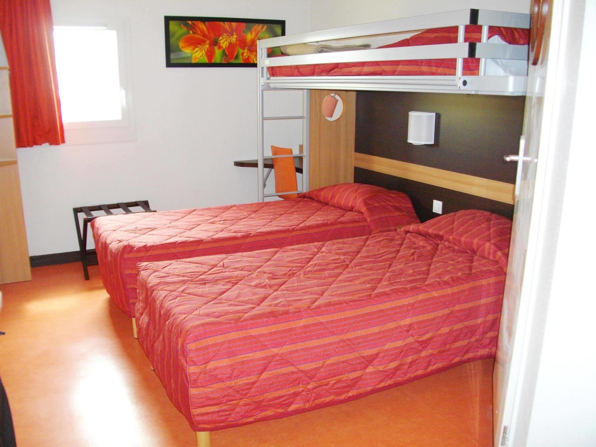 B&B Hotel Cholet Nord Exterior foto